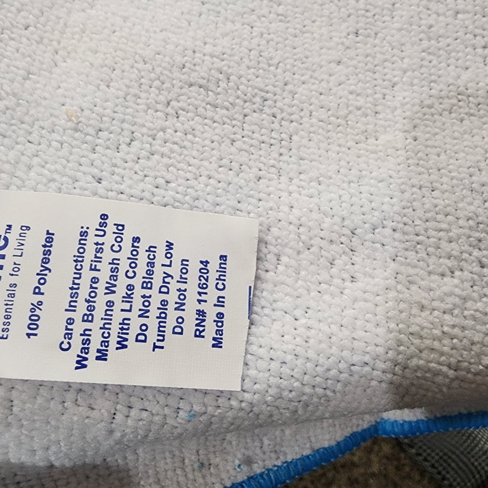 Daisy Kitchen Linens Set NWOT - Picture 5 of 5